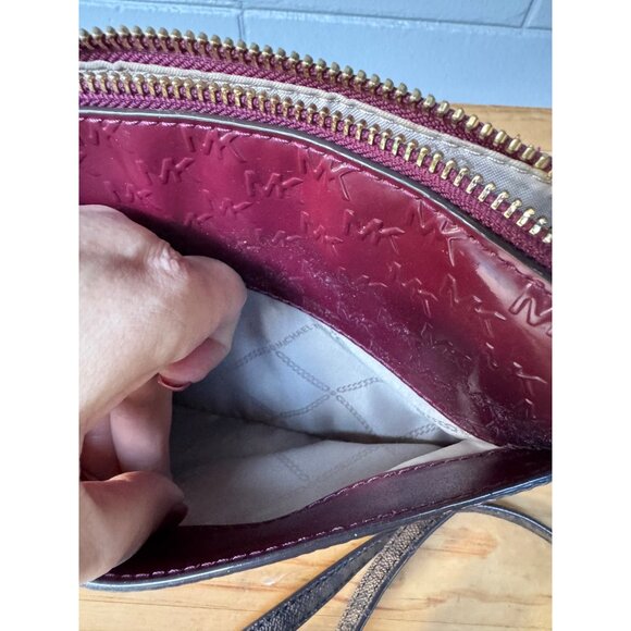 Michael Kors Crossbody Bag Patent Leather Burgundy - Picture 5 of 8